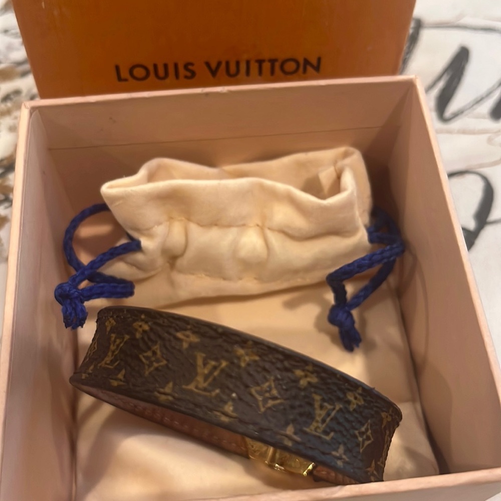 LOUIS VUITTON BROWN NANOGRAM BRACELET